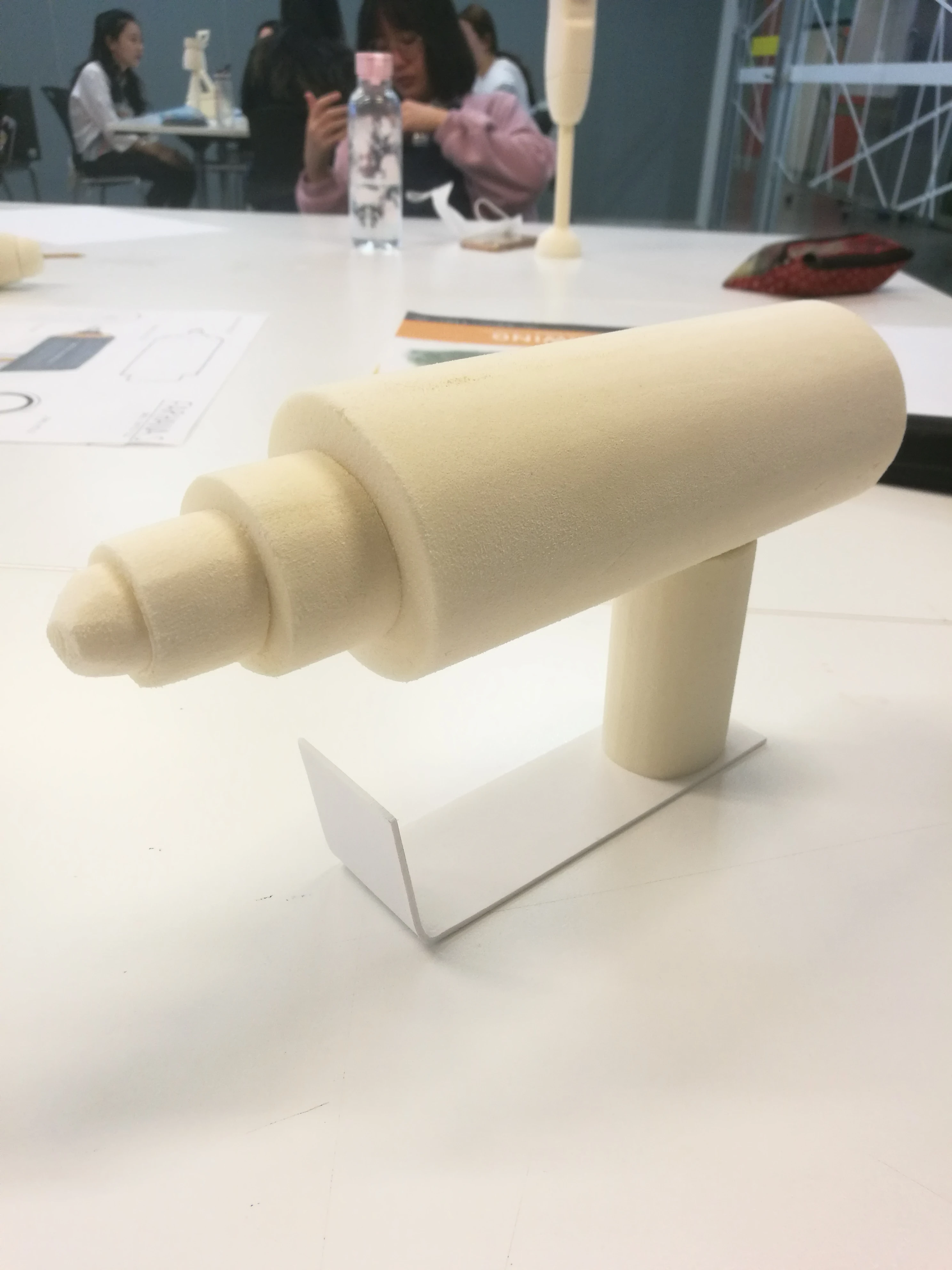 Photo of a foam model.